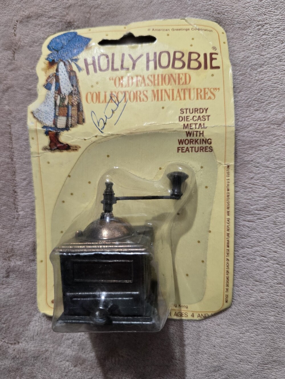 vintage 1976 Holly Hobbie Old Fashioned Collectors Miniatures coffee grinder